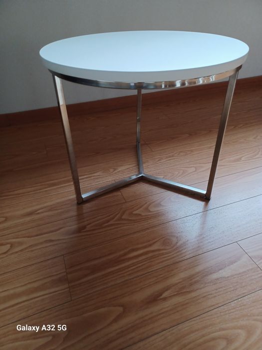 Mesinha de apoio em inox,praticamente nova