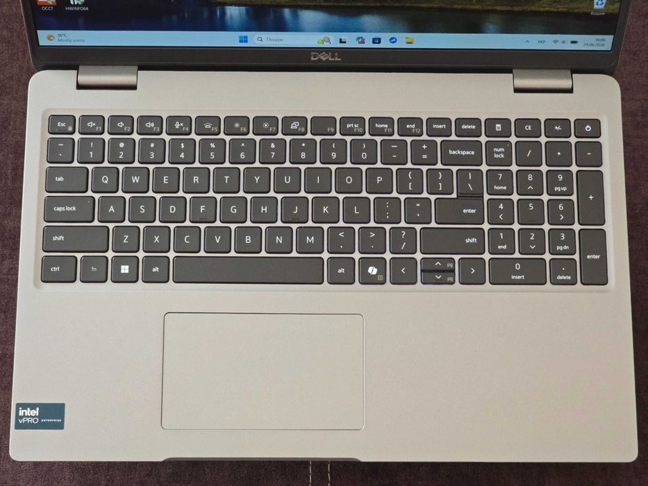 Dell Precision 3591 (15,6" FHD/ 165H/ 32 DDR5/ 512 SSD/ Nvidia RTX 500 Ada)