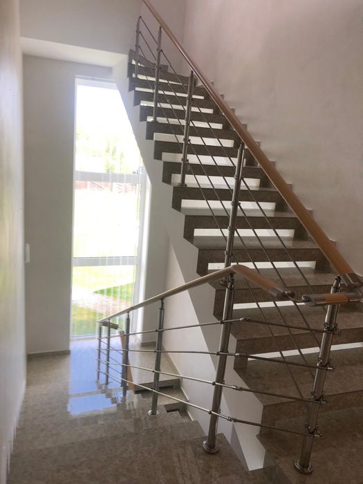 Продаж будинку з басейном в Лісниках 380 м2