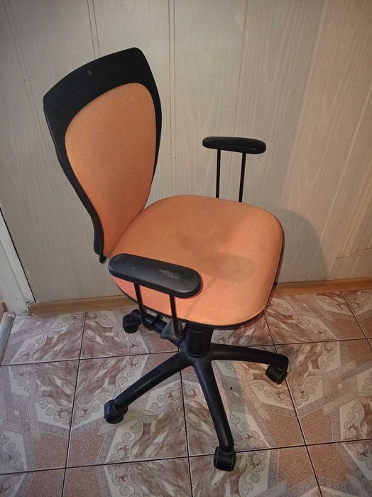 Krzesło biurkowe dla dzieci