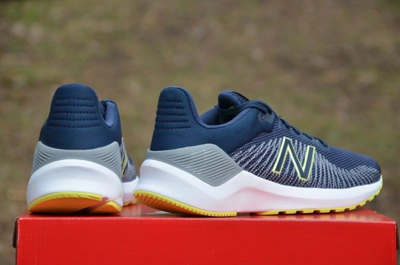 Оригінал New Balance Кросівки бігові Men's RUNNING VENTR MVTRCN1