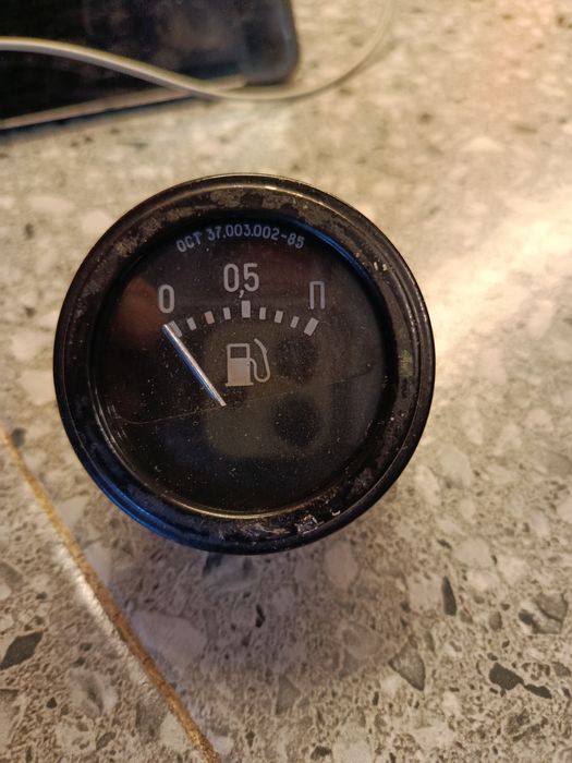 Датчик уровня топлива.