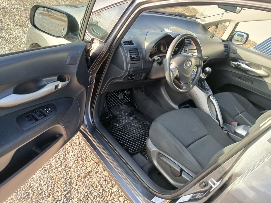 Sprzedam Toyota Auris z 2008roku 2.0Diselek.126/km.Klima