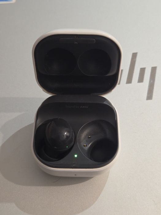 Etui, lewa słuchawka Samsung Buds2 w 100% sprawne