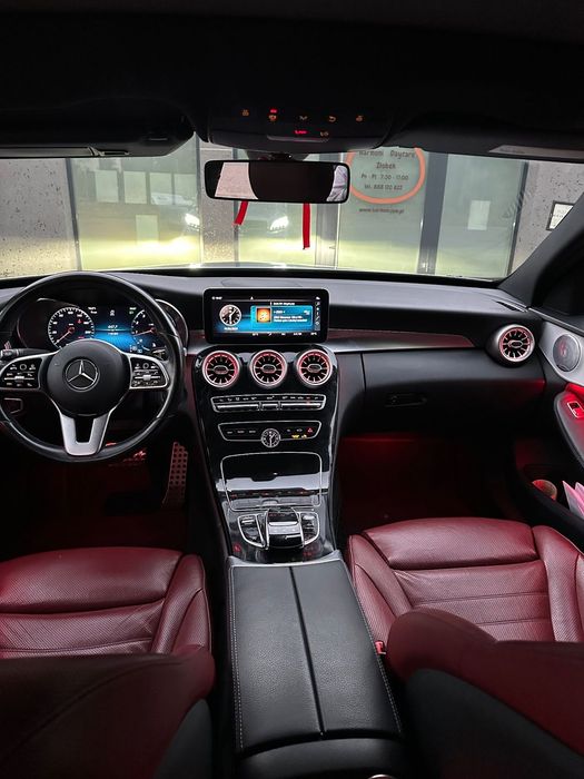 Mercedes-Benz Klasa C 300 4matic pakiet Amg mocne wyposażenie