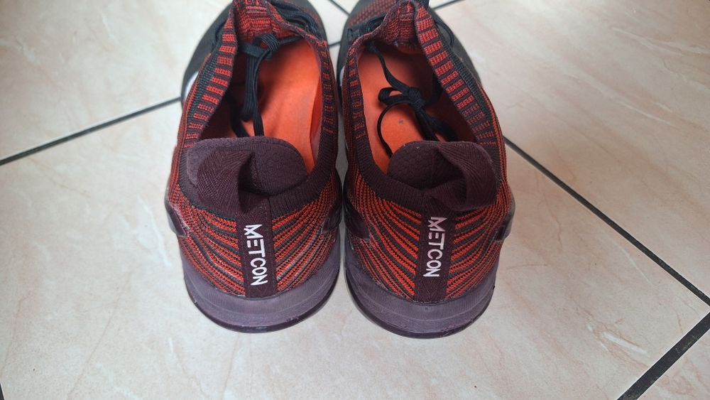 Buty sportowe typu adidas NIKE