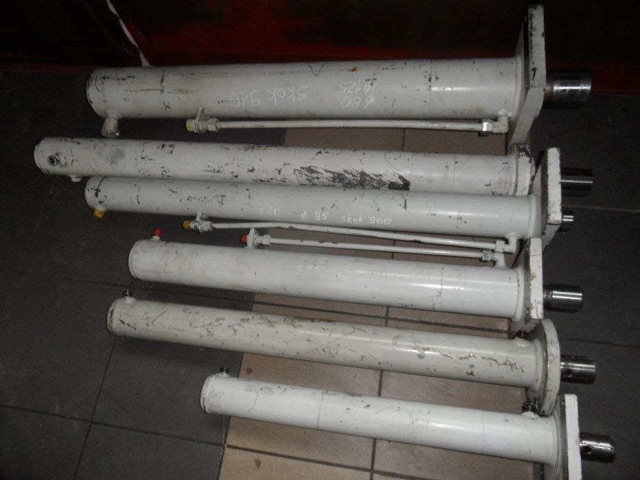 Siłownik wywrotu tłok kipra  hydrauliczny - łuparka rębak-prasa