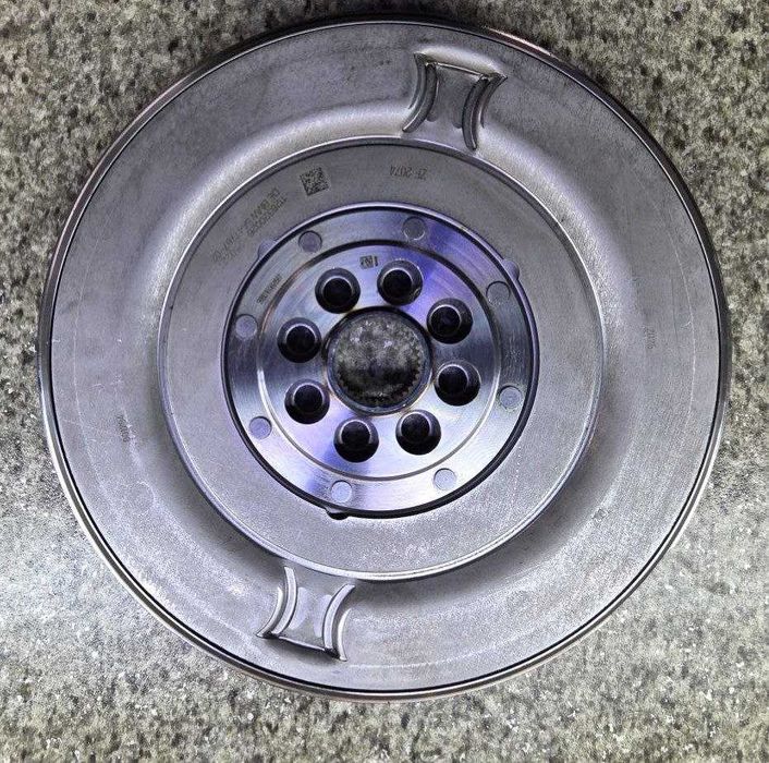 Маховик новый BMW B57 24005A47767 G60 G70 G45 G05 G06 G07