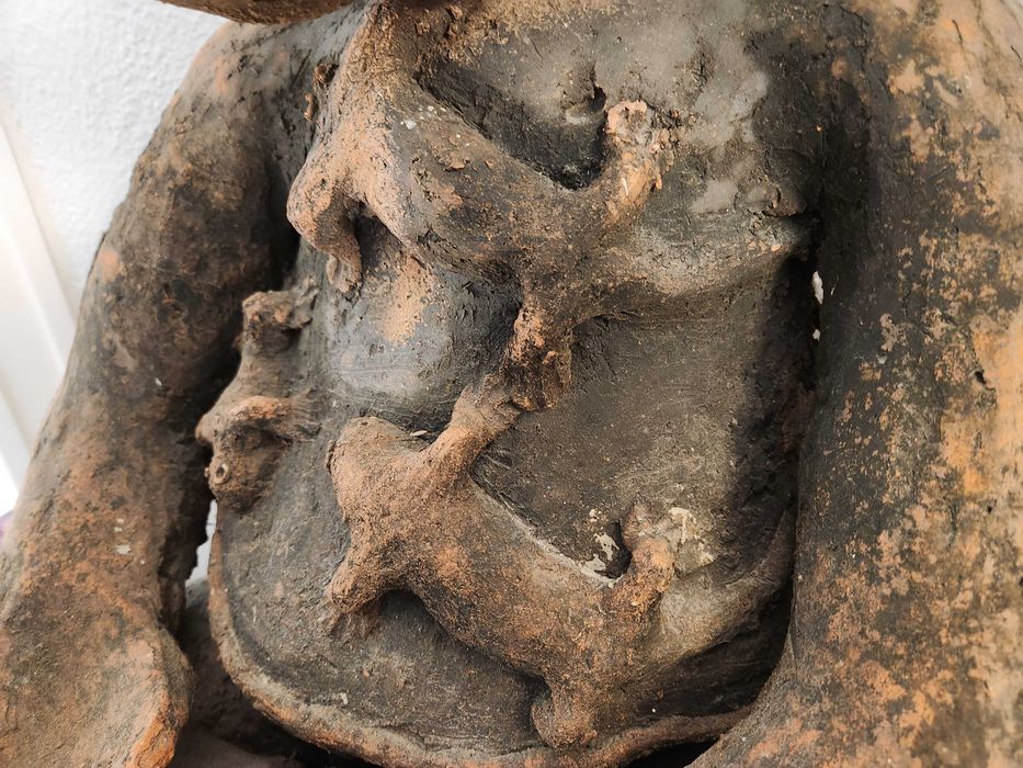 ESTATUA de Ganesh de terracotta, antiga de Índia