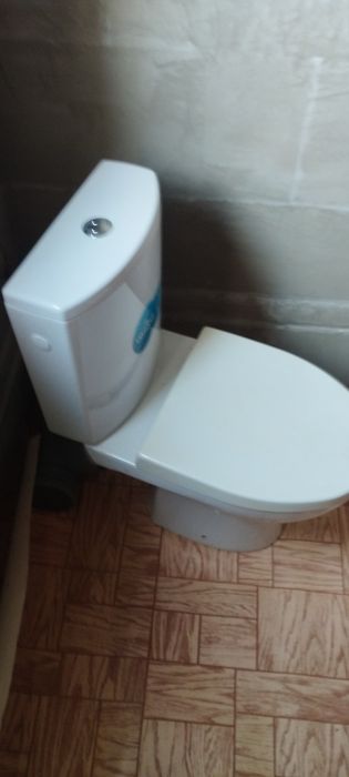 Продам  унитаз .