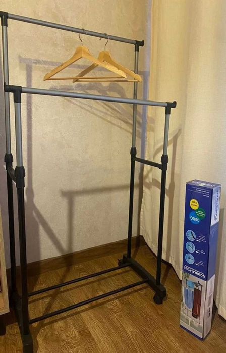 Висувна вішалка для одягу порятунок для маленької квартири