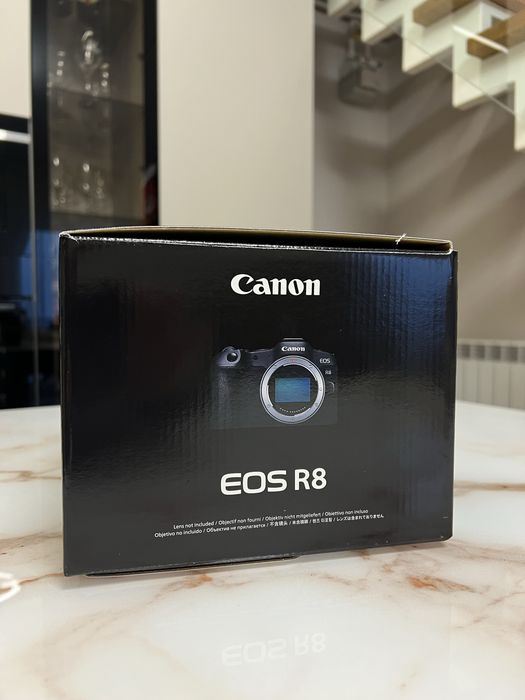 Canon EOS R8 body