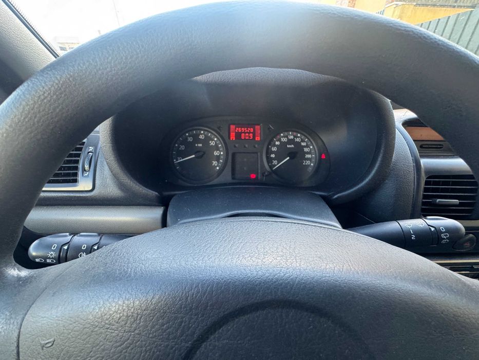 Renault CLio 1.5 DCI de 2005 C/5 lugares e AC