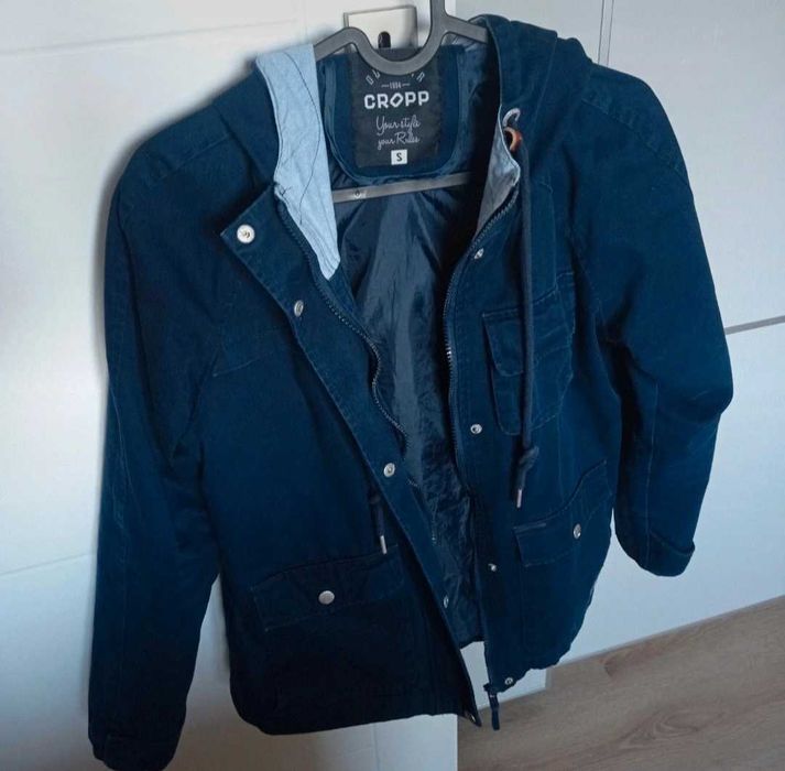 Granatowa kurtka wiosenna