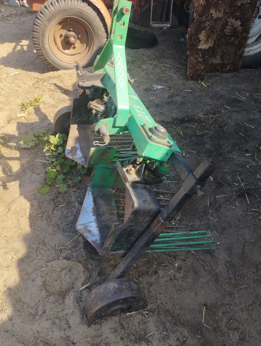 Продам картопле копалку