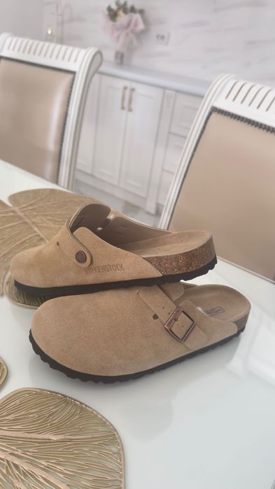 Закриті спереду шльопанці дуже популярна модель модель підBirkenstock Boston.
