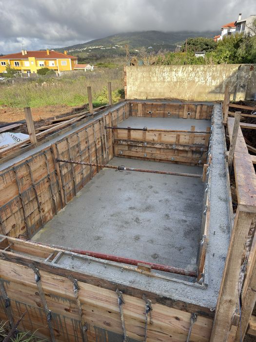 Cofragem e armação de ferro