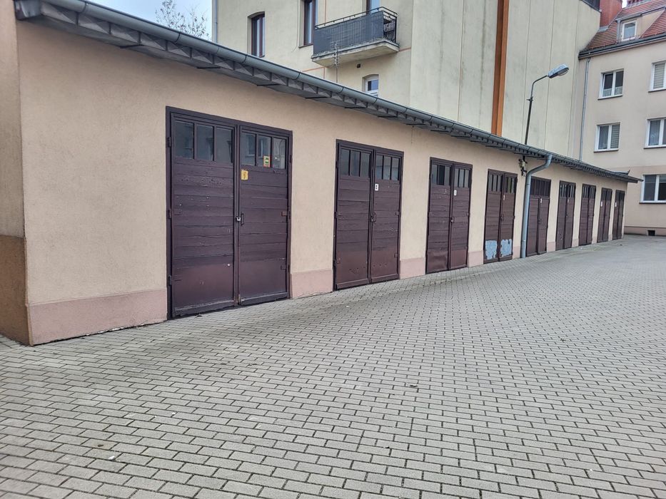 Mieszkanie w centrum Wrześni kawalerka garaz piwnica - Więcej
