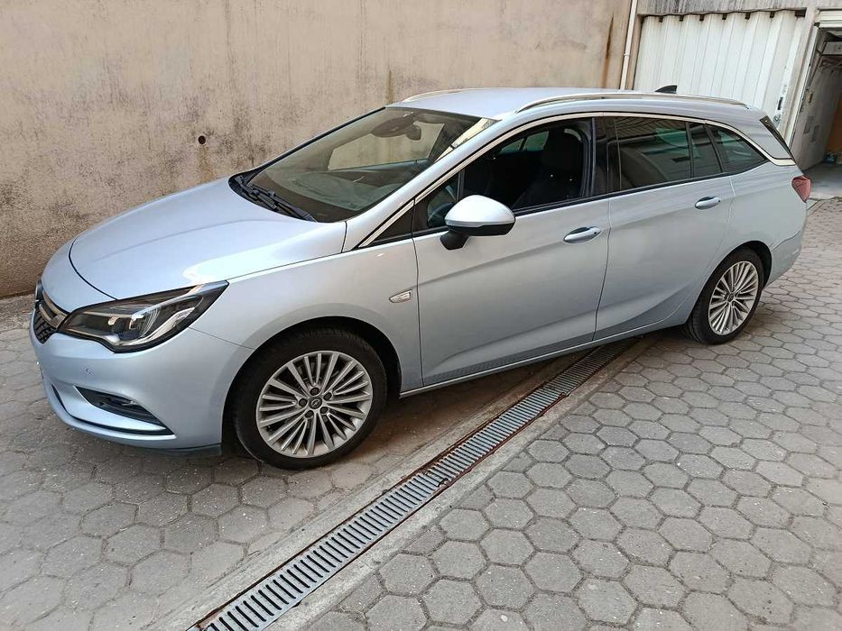 Opel Astra Sports Tourer — photo 4