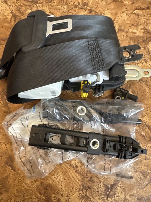 Ретрактор та пряжкадля Dacia lodgy