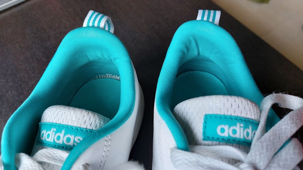 Buty Adidas trampki oryginalne 38,5