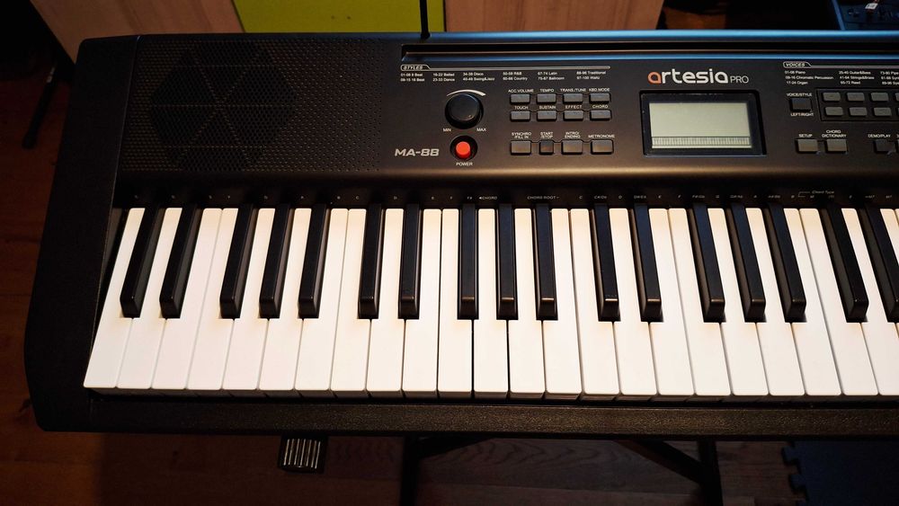 Keyboard Artesia MA-88, statyw + krzesło