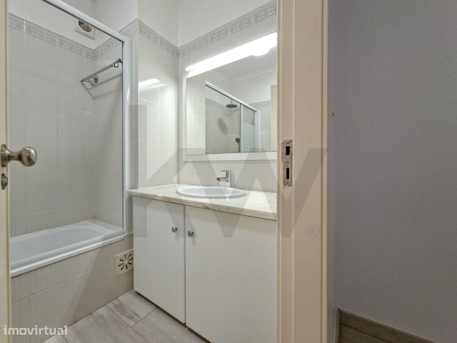 Apartamento T2 muito amplo, com ar condicionado, Sofisticado na Presti