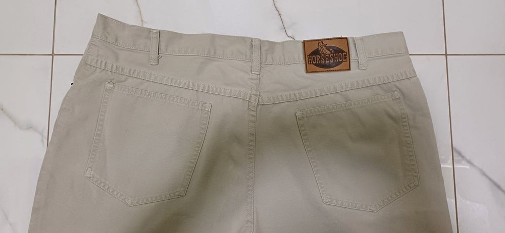 Проються класичні шорти чоловічі в гарному стані привезені з Німеччини