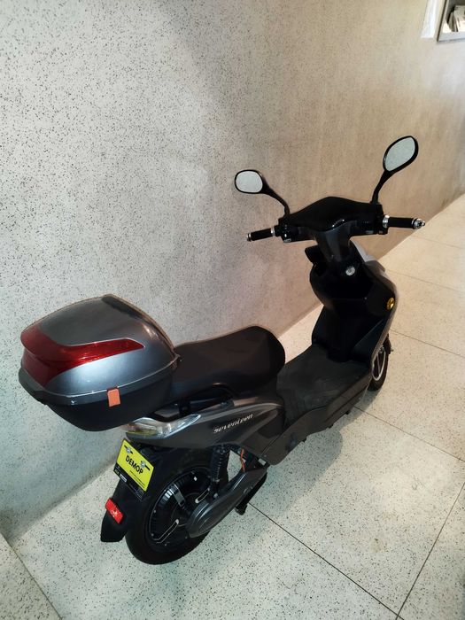 Mota elétrica Seventeen 250w, Lítio 40, Demop, capacete e aloquete