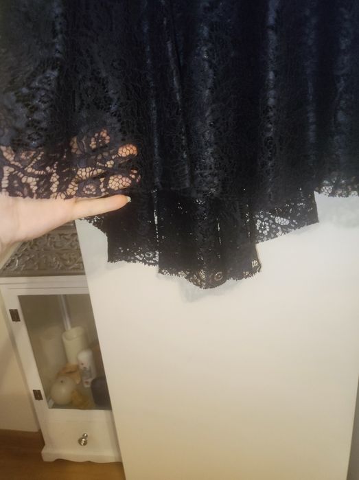 Elegancka sukienka z koronki