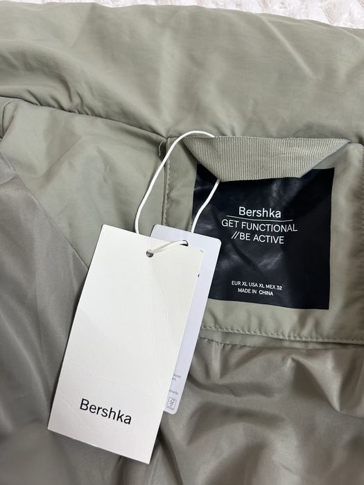 Новий пуховик bershka