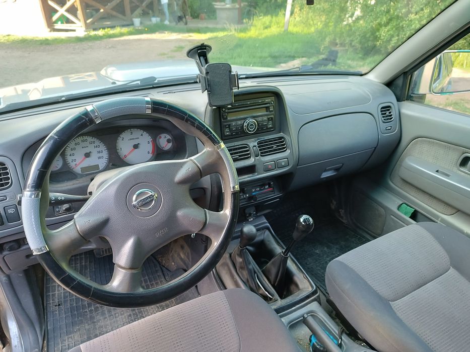 Позашляховик Nissan NP300