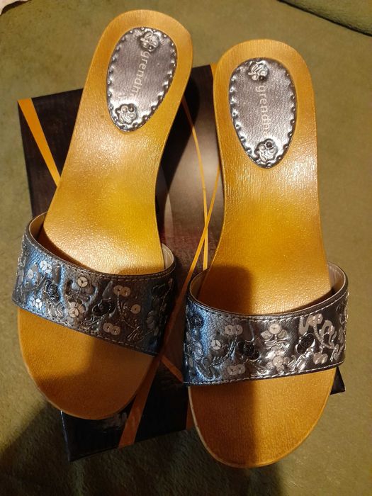 Sandálias Grendha tipo soca 38 (novas) - 12€ - entrega em Lisboa