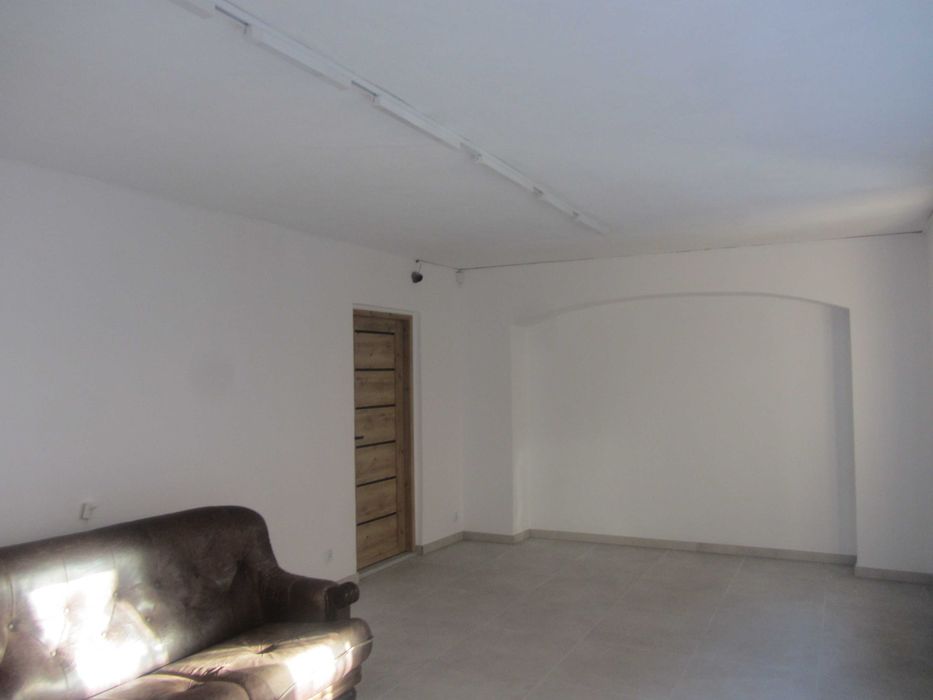 Lokal handlowo-usługowy 37,8m2 w centrum Żar-deptak.