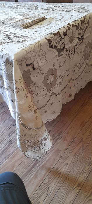 Toalha linho bordado madeira