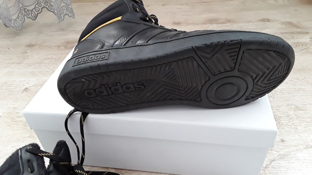 Buty Adidas Hoops mid. 3.0 r. 40