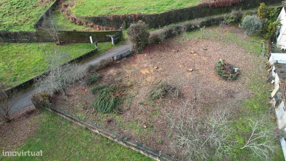 Terreno com 810m2 em Moure, Vila Verde - PIP Aprovado e Vista para Mon