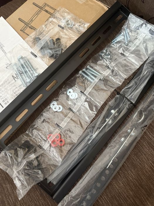 Новий настінний кронштейн для телевізора