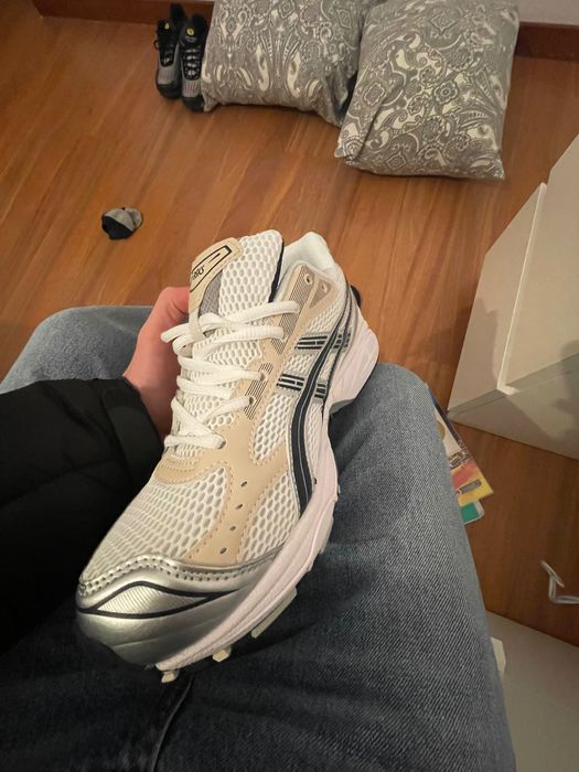 Asics gel kayano brancos e pretos