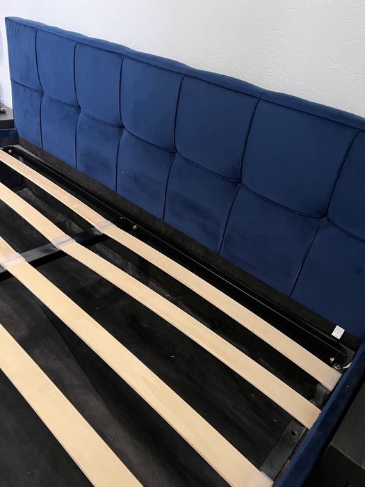 Łóżko tapicerowane z komorą na posciel