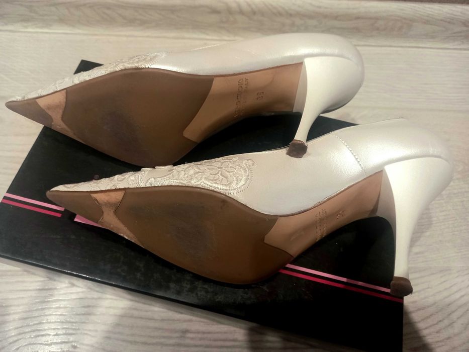 Вишукані шкіряні туфлі Marino Fabiani стан нових