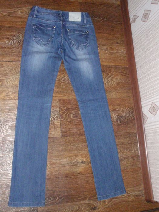 Джинси в гарному стані,розмір 27.Заміри на фото.