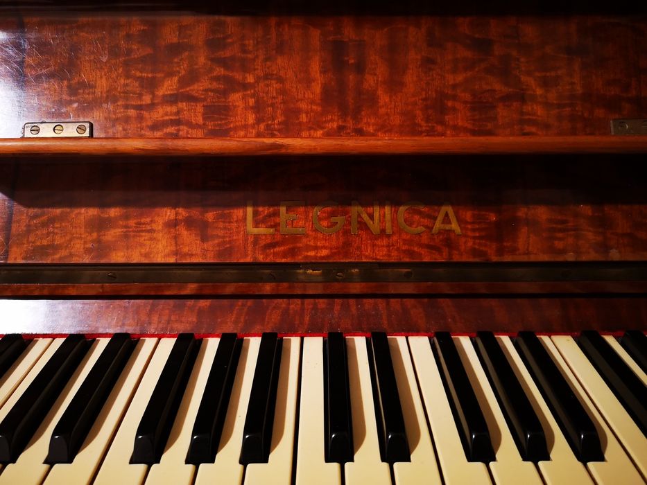 Pianino Legnica, instrument muzyczny