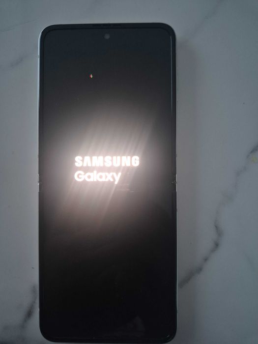 Smartfon Samsung Galaxy Z Flip 3 5G 256GB beżowy