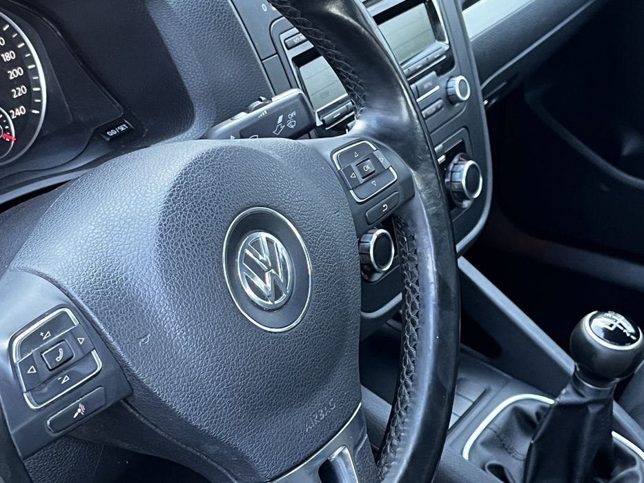 VW JETTA 2009 1.6 tdi/ PDC/ garażowany