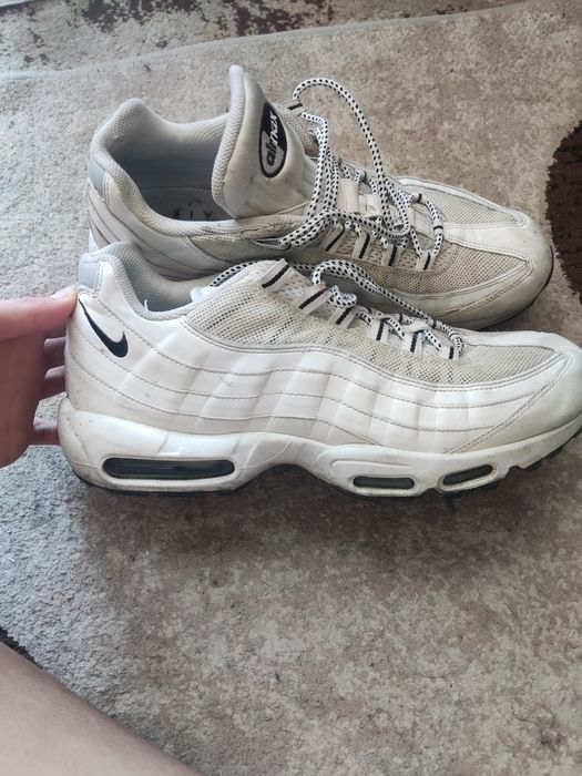 Кросівки Air max 95 в хорошому стані