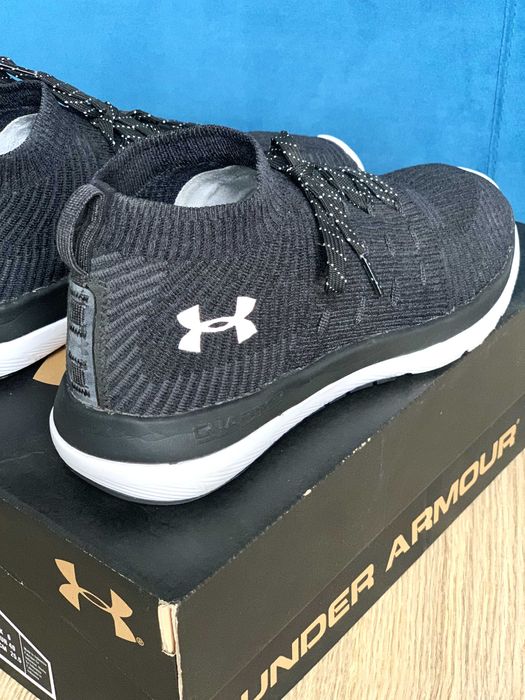 Czarne lekkie skarpetkowe buty Under Armour Slingflex Rise 40