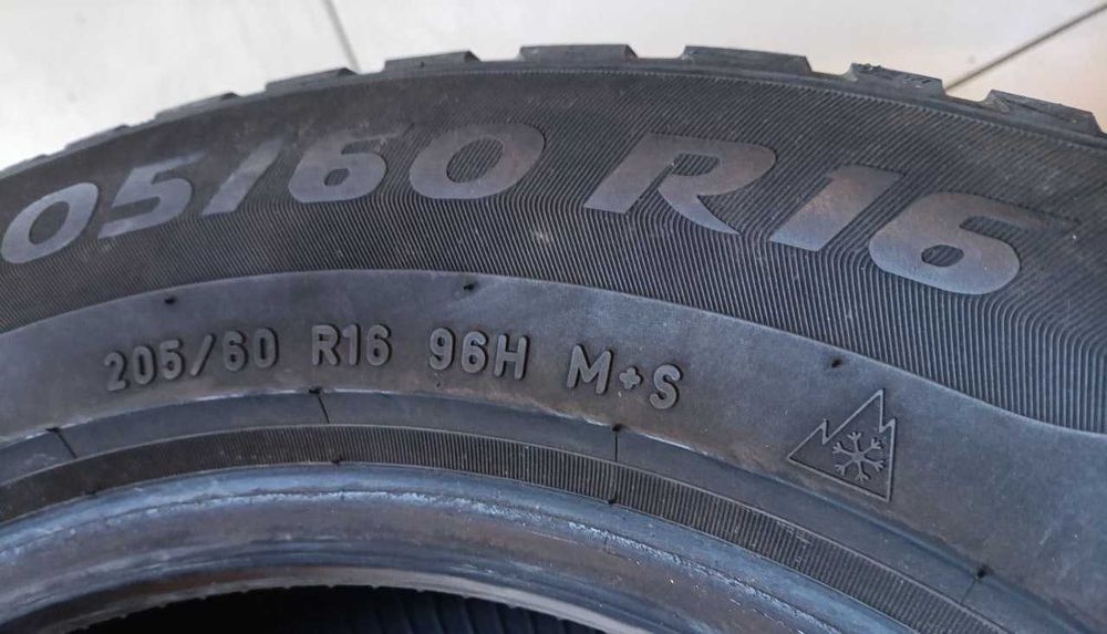 Пара шин б/у 205/60R16 96H Pirelli Sottozero 3