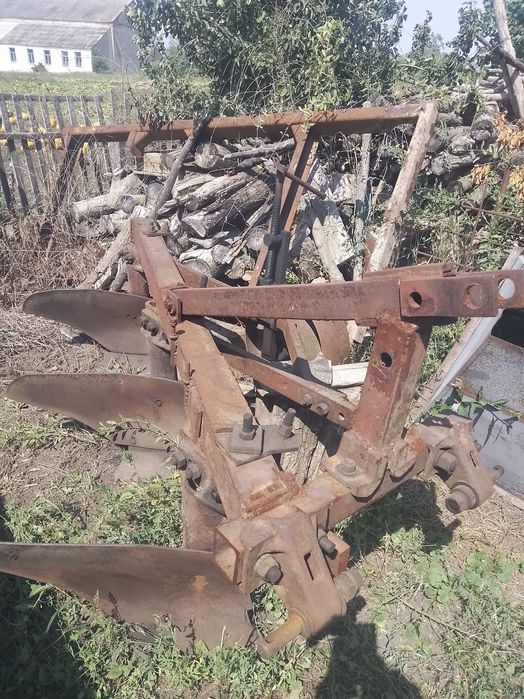 Продам плуг ПЛН 3/35