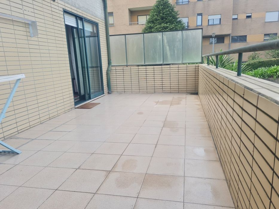 T3 com terraço e garagem box em valongo